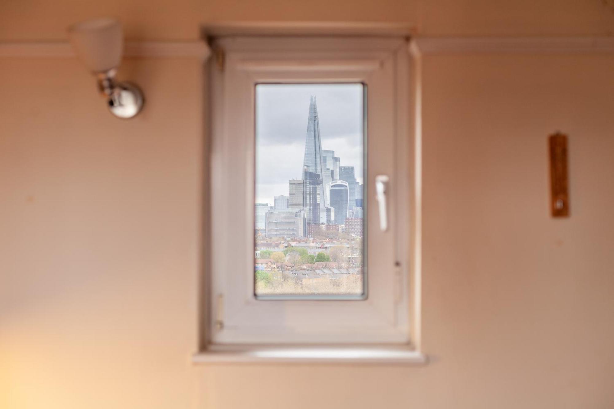 Elegant 1Br Flat With Balcony & City View, Walworth Londra Dış mekan fotoğraf