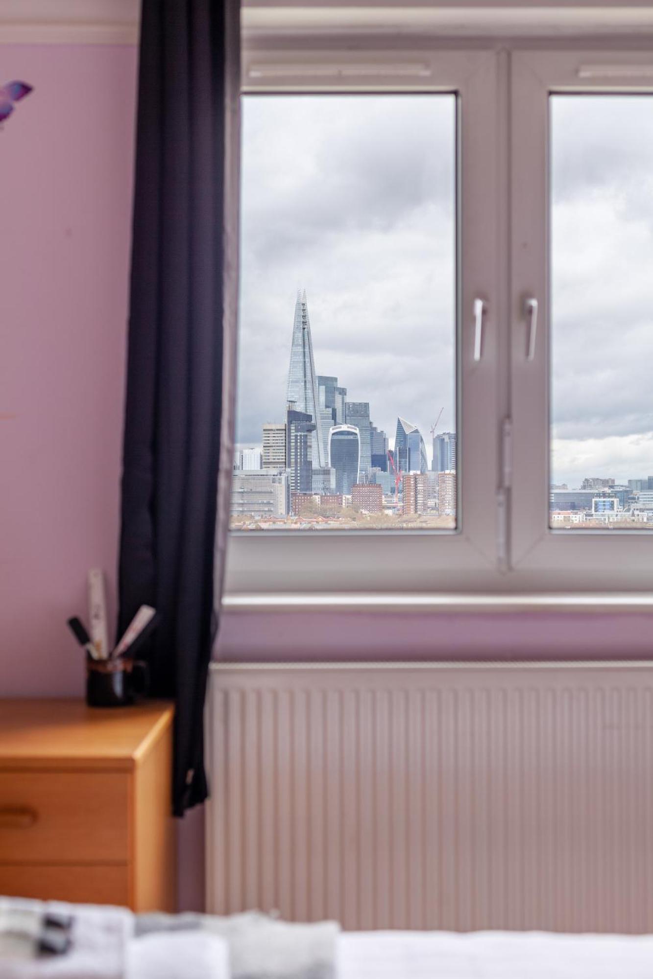 Elegant 1Br Flat With Balcony & City View, Walworth Londra Dış mekan fotoğraf