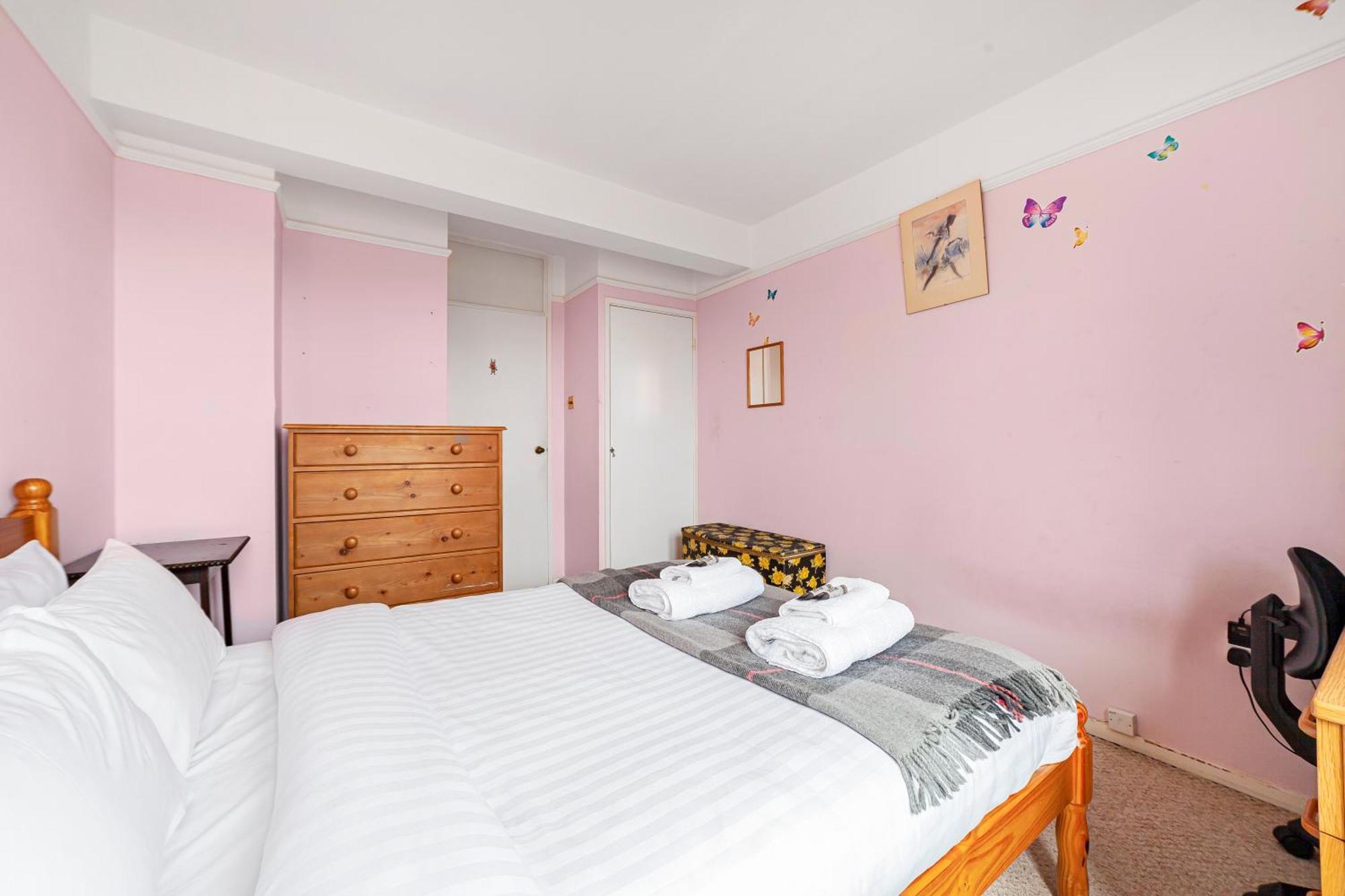 Elegant 1Br Flat With Balcony & City View, Walworth Londra Dış mekan fotoğraf